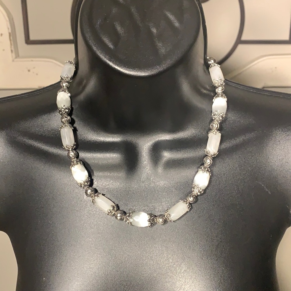 Vntg Sarah Coventry necklace
